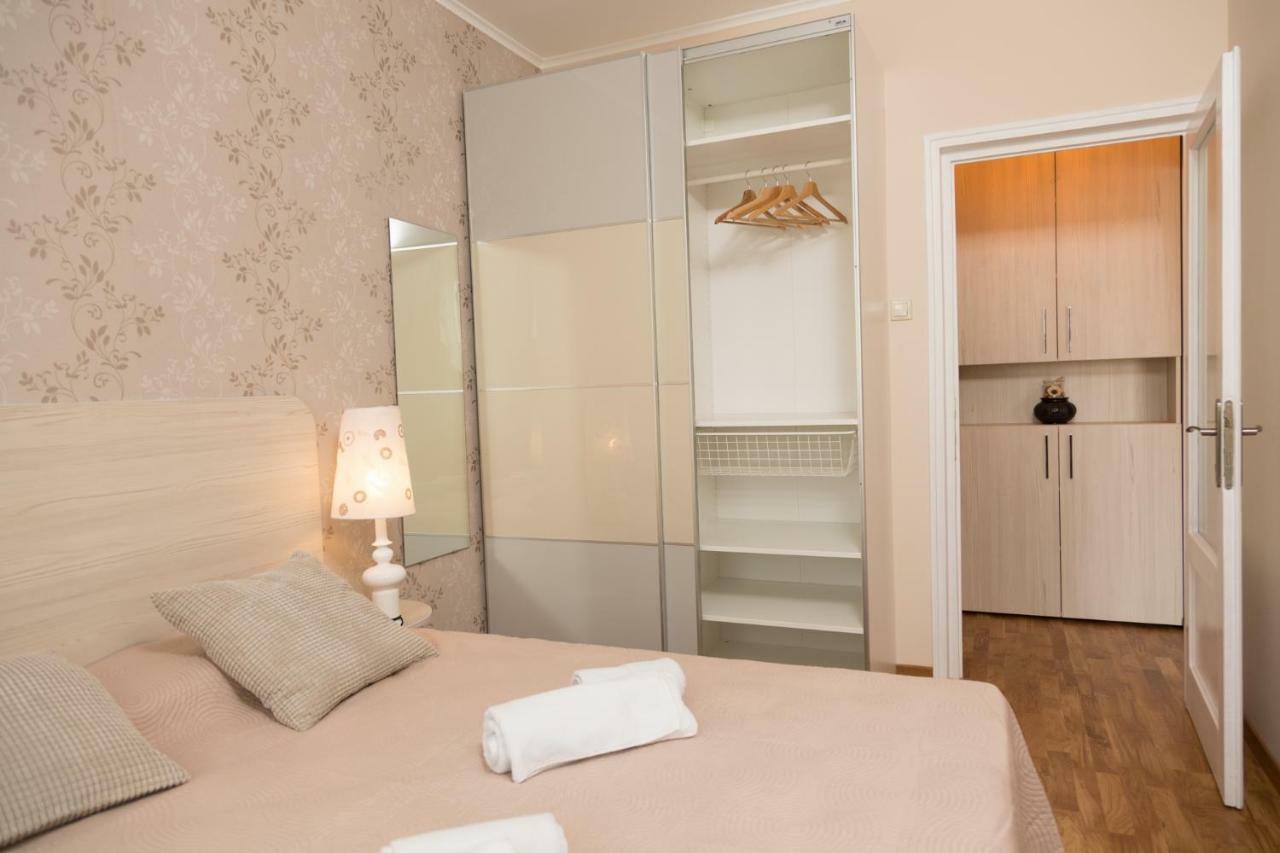 Central Luxury Flat With Terrace - Adela Accommodation - Ideal For Long Stays Bucharest Exterior photo