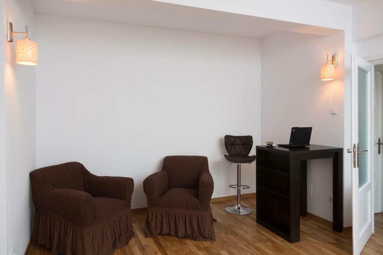 Central Luxury Flat With Terrace - Adela Accommodation - Ideal For Long Stays Bucharest Exterior photo