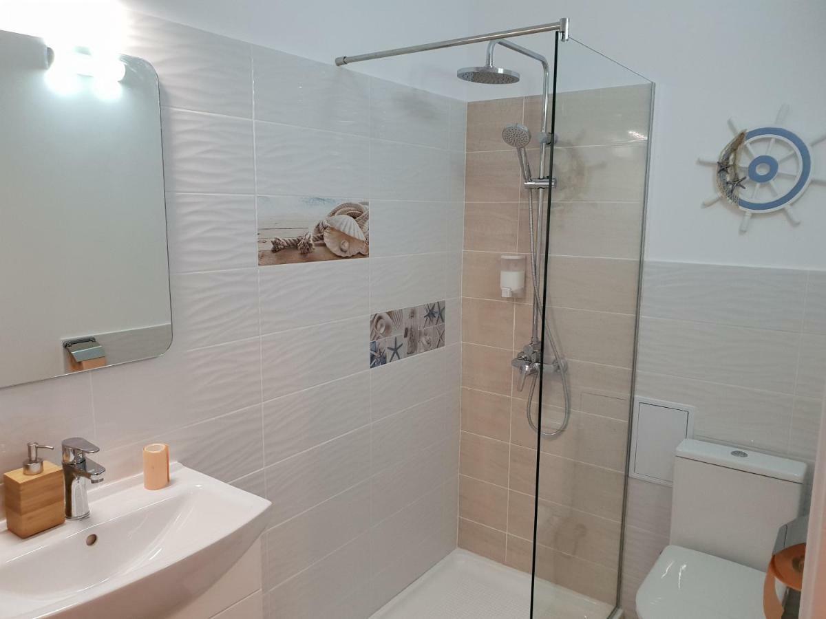 Central Luxury Flat With Terrace - Adela Accommodation - Ideal For Long Stays Bucharest Exterior photo